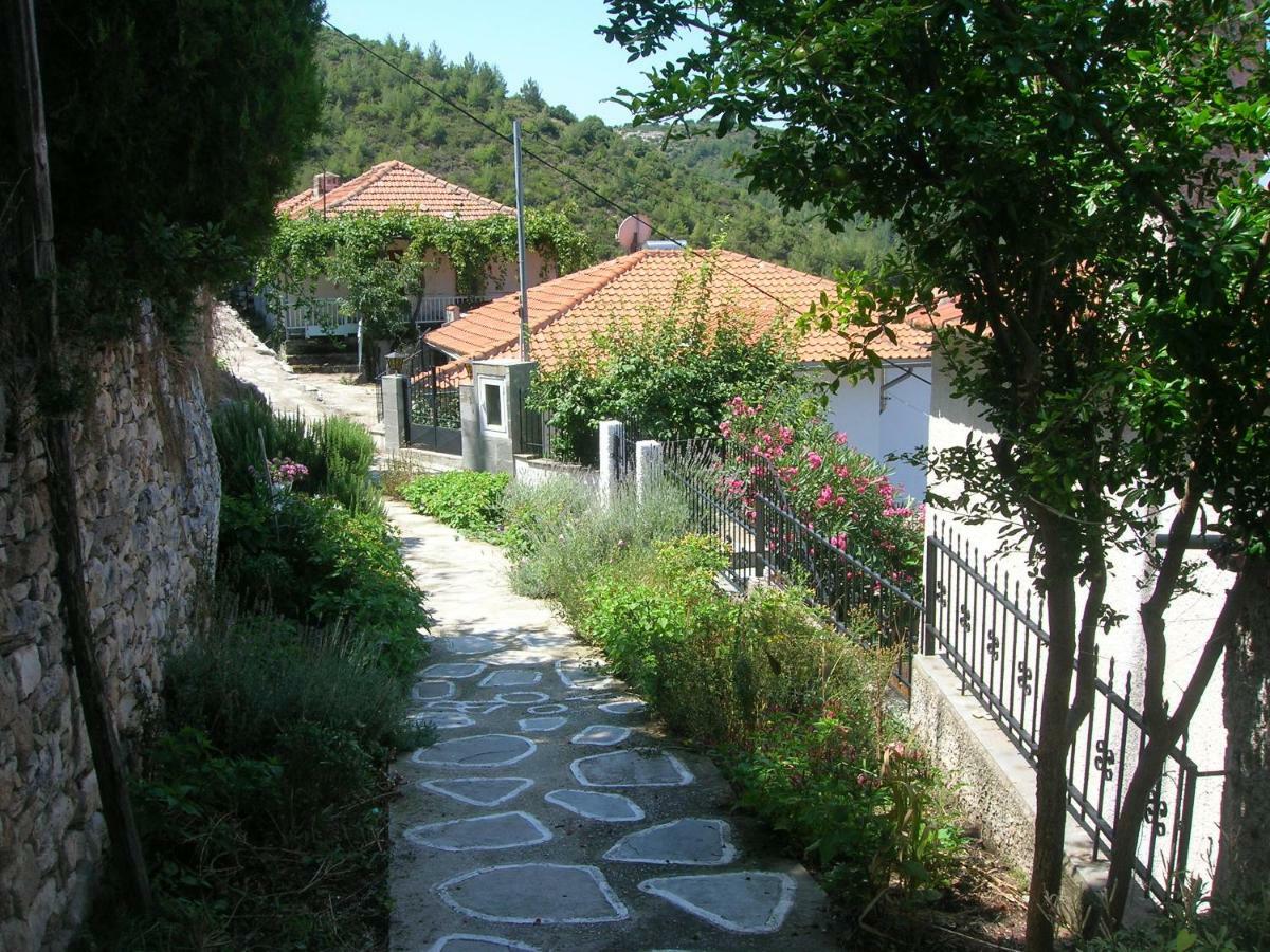 Gasthaus Athina'S House Skala Sotiros Exterior foto